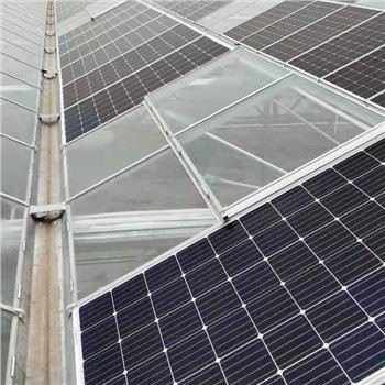 Fotovoltaický panel pre skleník